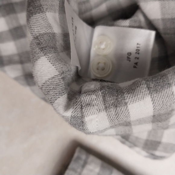 UNTUCKit Women's Flannel Gingham Button Up Shirt Sz 12 Gray White Soft Top - Picture 8 of 9